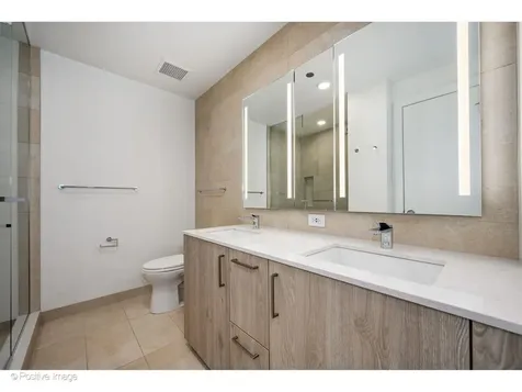 211 North Harbor Drive Chicago IL 60601
