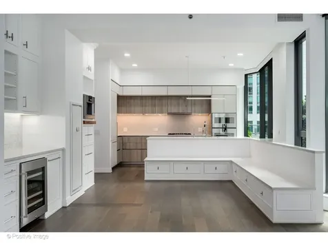 211 North Harbor Drive Chicago IL 60601