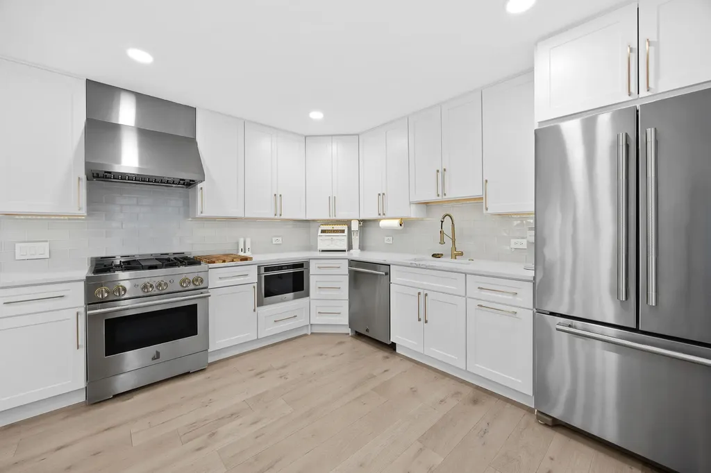 1504 Aberdeen Court Naperville IL 60564