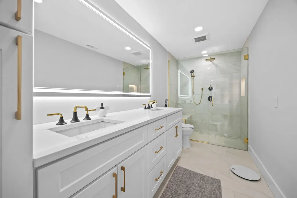 1504 Aberdeen Court Naperville IL 60564