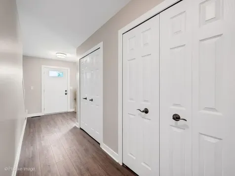 6620 Oak Tree Trail Woodridge IL 60517