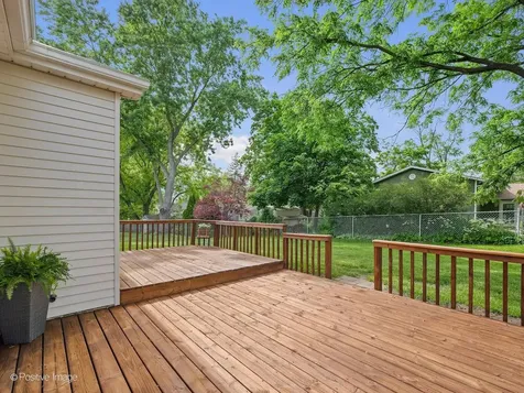 6620 Oak Tree Trail Woodridge IL 60517