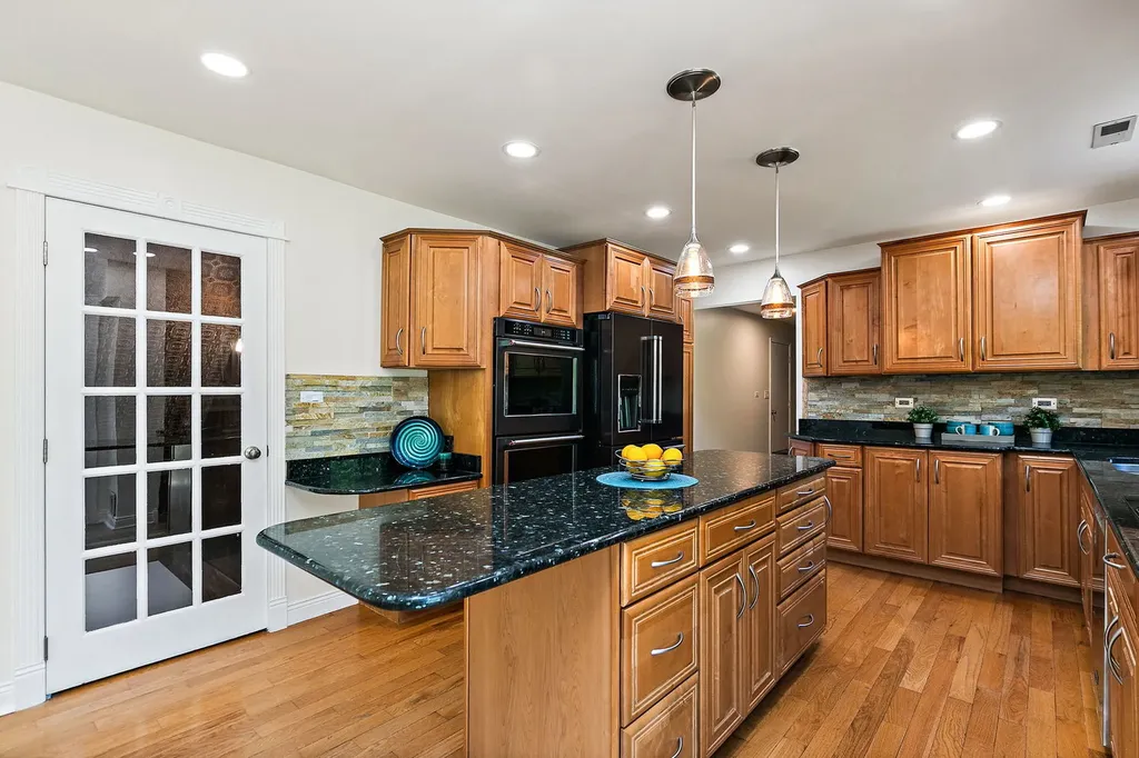 1439 Blackhawk Drive Schaumburg IL 60193