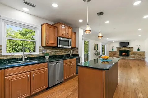 1439 Blackhawk Drive Schaumburg IL 60193