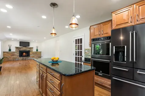 1439 Blackhawk Drive Schaumburg IL 60193