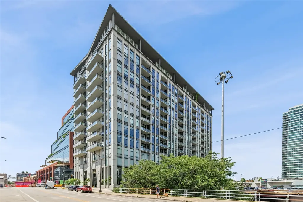 740 West Fulton Street Chicago IL 60661