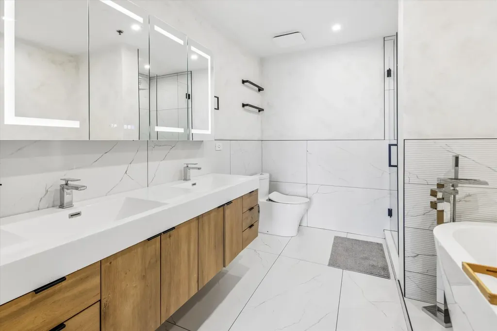 740 West Fulton Street Chicago IL 60661