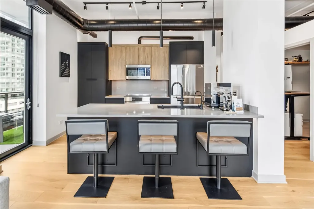 740 West Fulton Street Chicago IL 60661