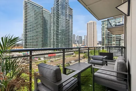 740 West Fulton Street Chicago IL 60661