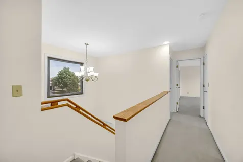 9 Redwood Court Streamwood IL 60107