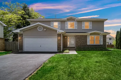 9 Redwood Court Streamwood IL 60107
