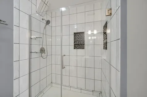 9 Redwood Court Streamwood IL 60107