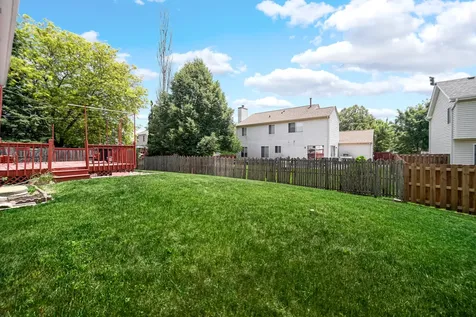 9 Redwood Court Streamwood IL 60107