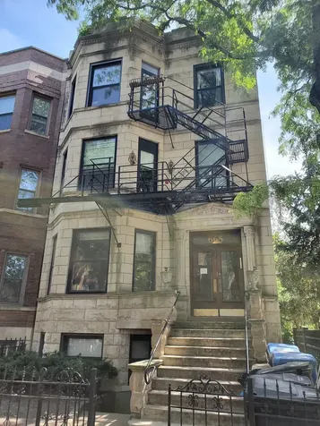665 West Roscoe Street Chicago IL 60657