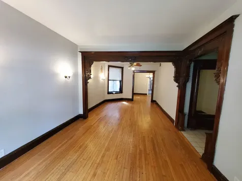 665 West Roscoe Street Chicago IL 60657