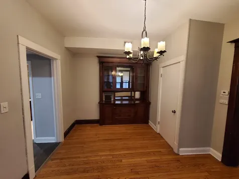 665 West Roscoe Street Chicago IL 60657