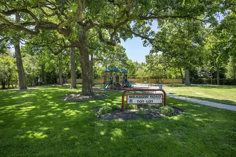 1938 Lincoln Avenue Northbrook IL 60062