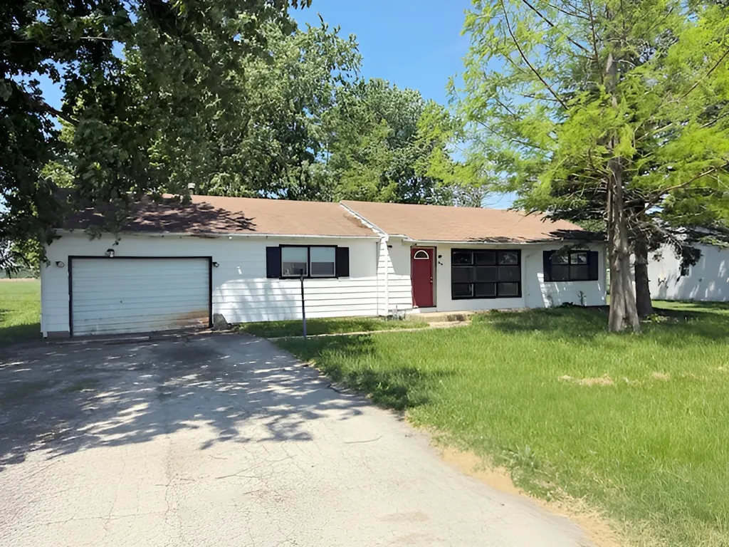 424 South 3000 W Road Kankakee IL 60901