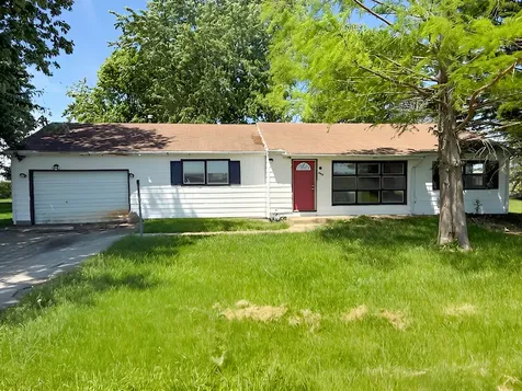 424 South 3000 W Road Kankakee IL 60901