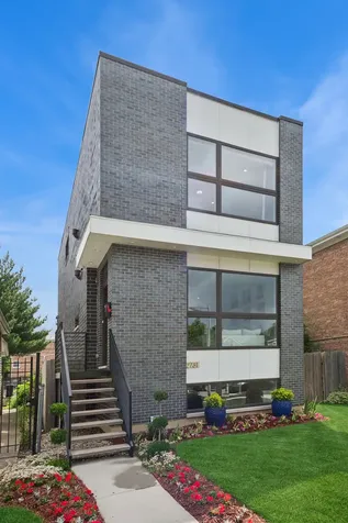 2731 North 75th Avenue Elmwood Park IL 60707