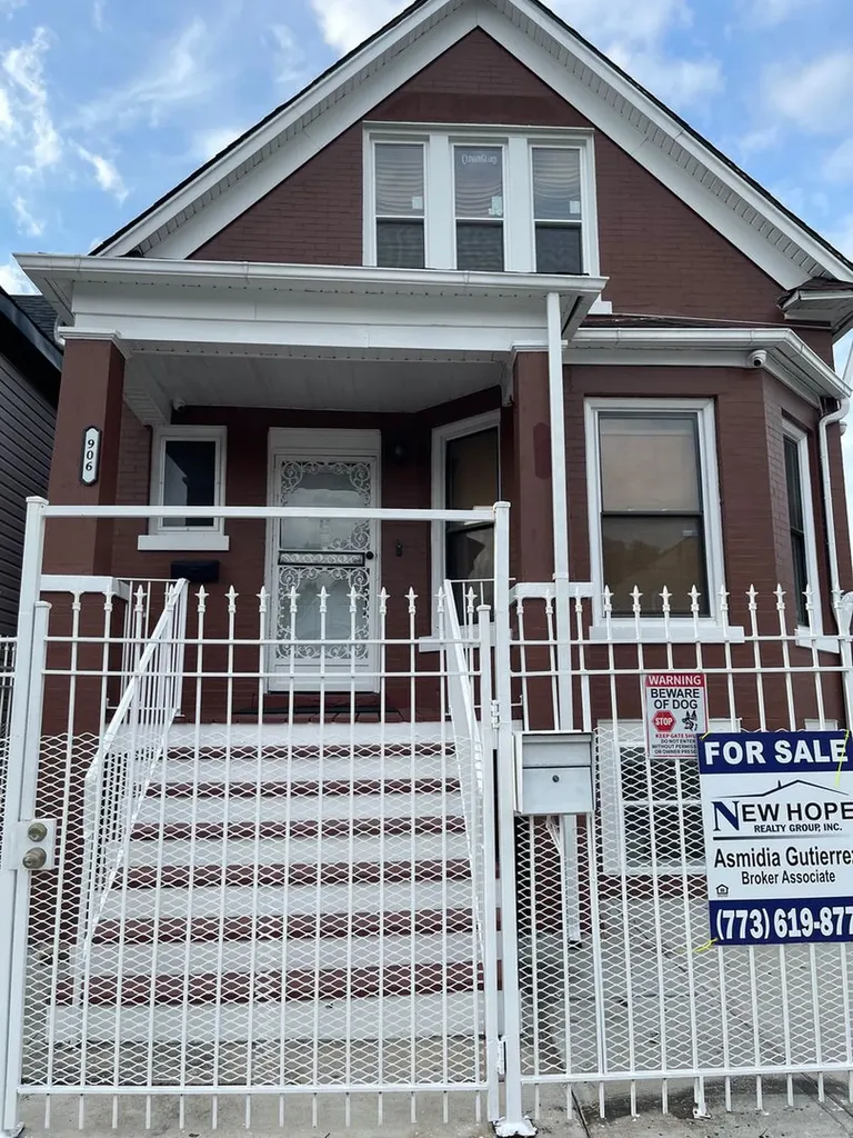 906 West 71st Street Chicago IL 60621