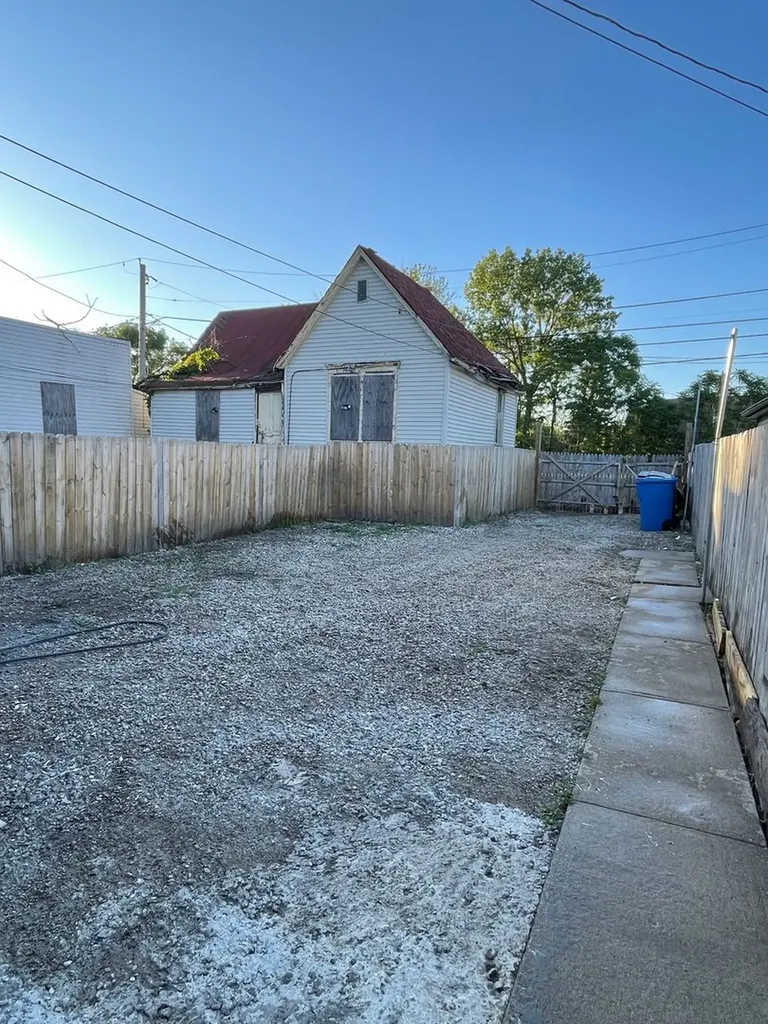 906 West 71st Street Chicago IL 60621