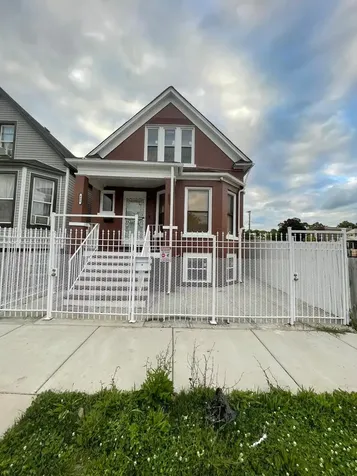 906 West 71st Street Chicago IL 60621