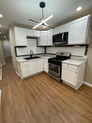 906 West 71st Street Chicago IL 60621