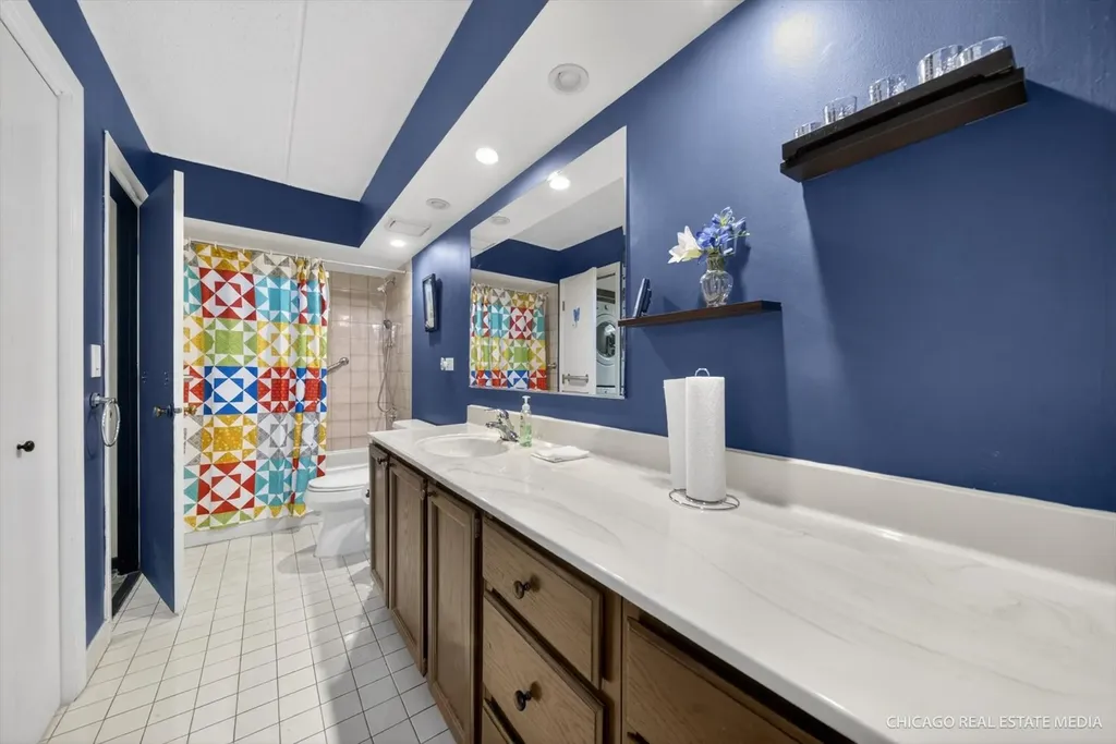6316 West Montrose Avenue Chicago IL 60634