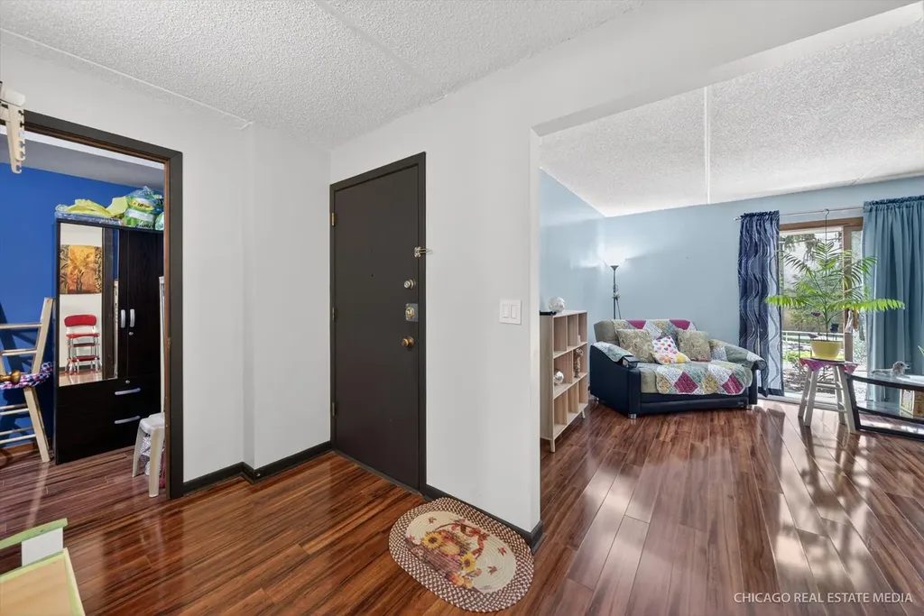6316 West Montrose Avenue Chicago IL 60634