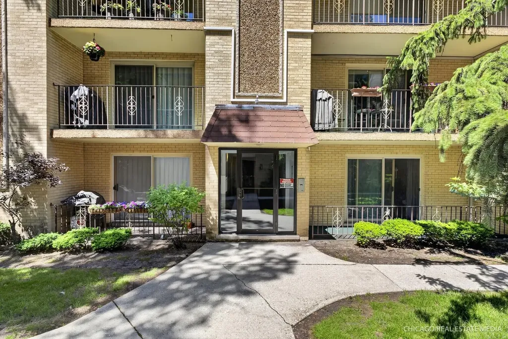 6316 West Montrose Avenue Chicago IL 60634