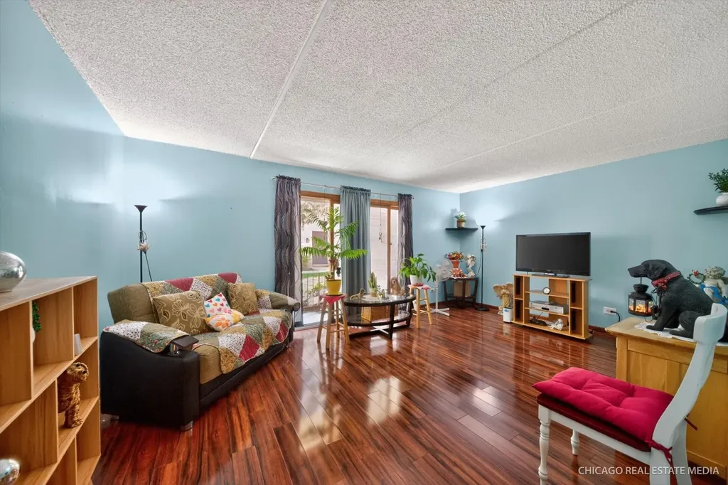 6316 West Montrose Avenue Chicago IL 60634