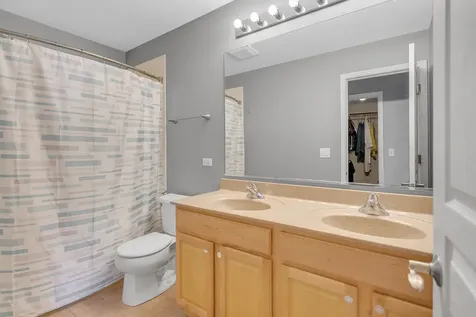 2603 Kendall Crossing Mchenry IL 60051