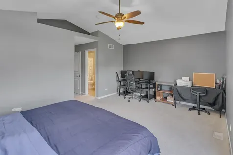 2603 Kendall Crossing Mchenry IL 60051