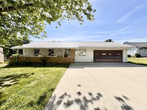1203 4TH Avenue Dixon IL 61021