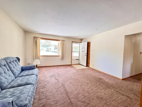 1203 4TH Avenue Dixon IL 61021