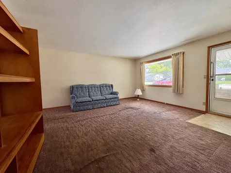 1203 4TH Avenue Dixon IL 61021