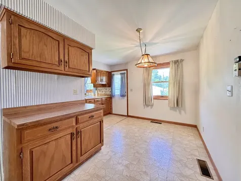 1203 4TH Avenue Dixon IL 61021