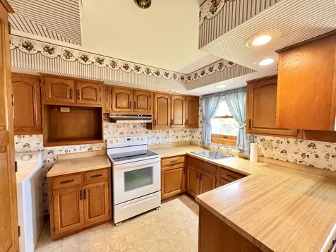 1203 4TH Avenue Dixon IL 61021