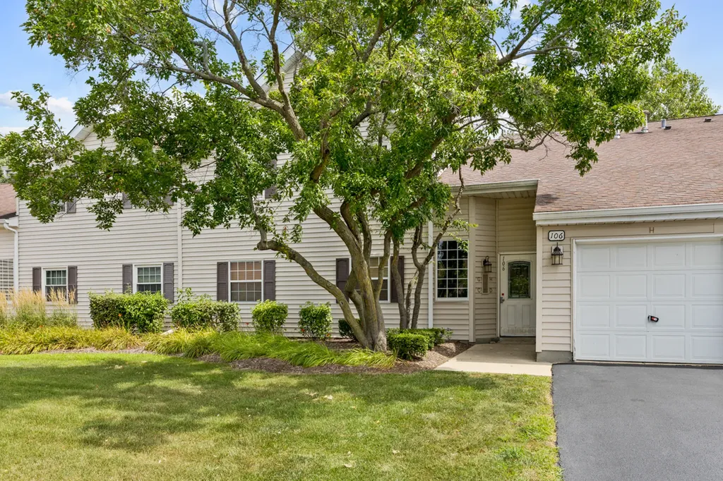 106 Gant Circle Streamwood IL 60107