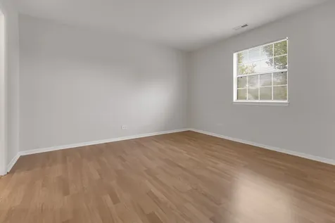 106 Gant Circle Streamwood IL 60107