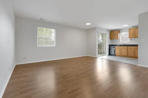 106 Gant Circle Streamwood IL 60107