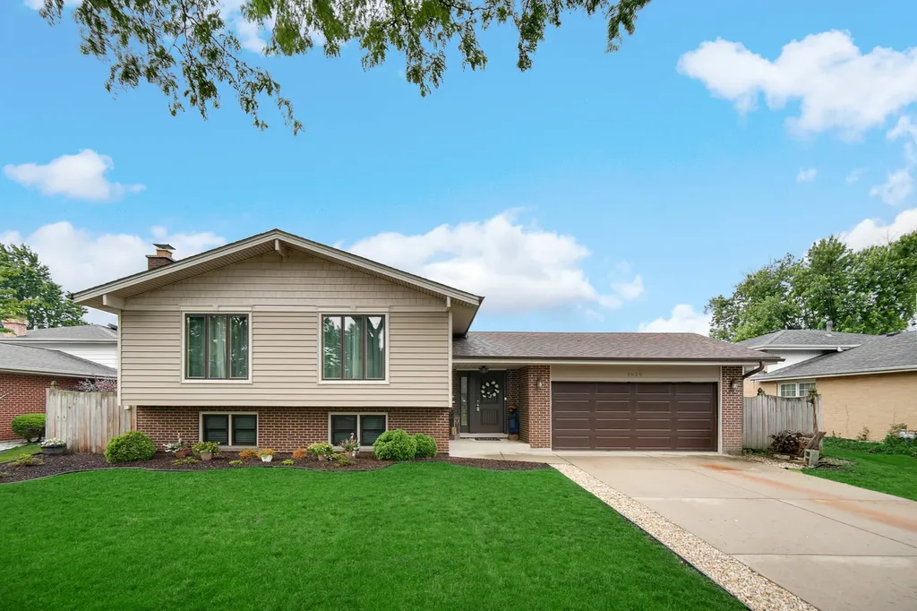 1629 Claremont Drive Darien IL 60561