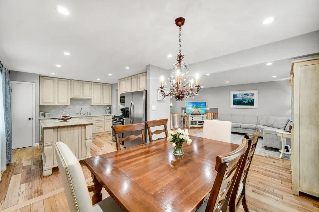 1629 Claremont Drive Darien IL 60561