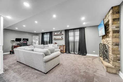 1629 Claremont Drive Darien IL 60561