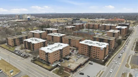 9331 Landings Lane Des Plaines IL 60016