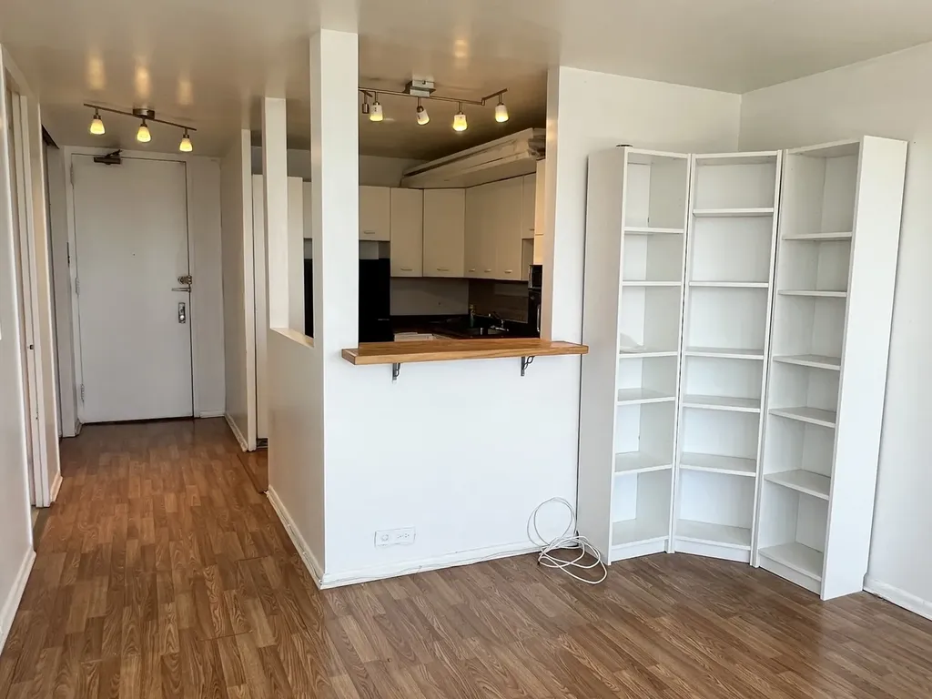 4800 South Chicago Beach Drive Chicago IL 60615