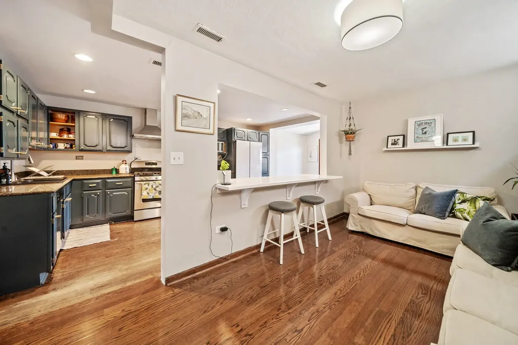 3635 South Union Avenue Chicago IL 60609