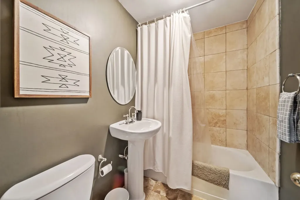 3635 South Union Avenue Chicago IL 60609