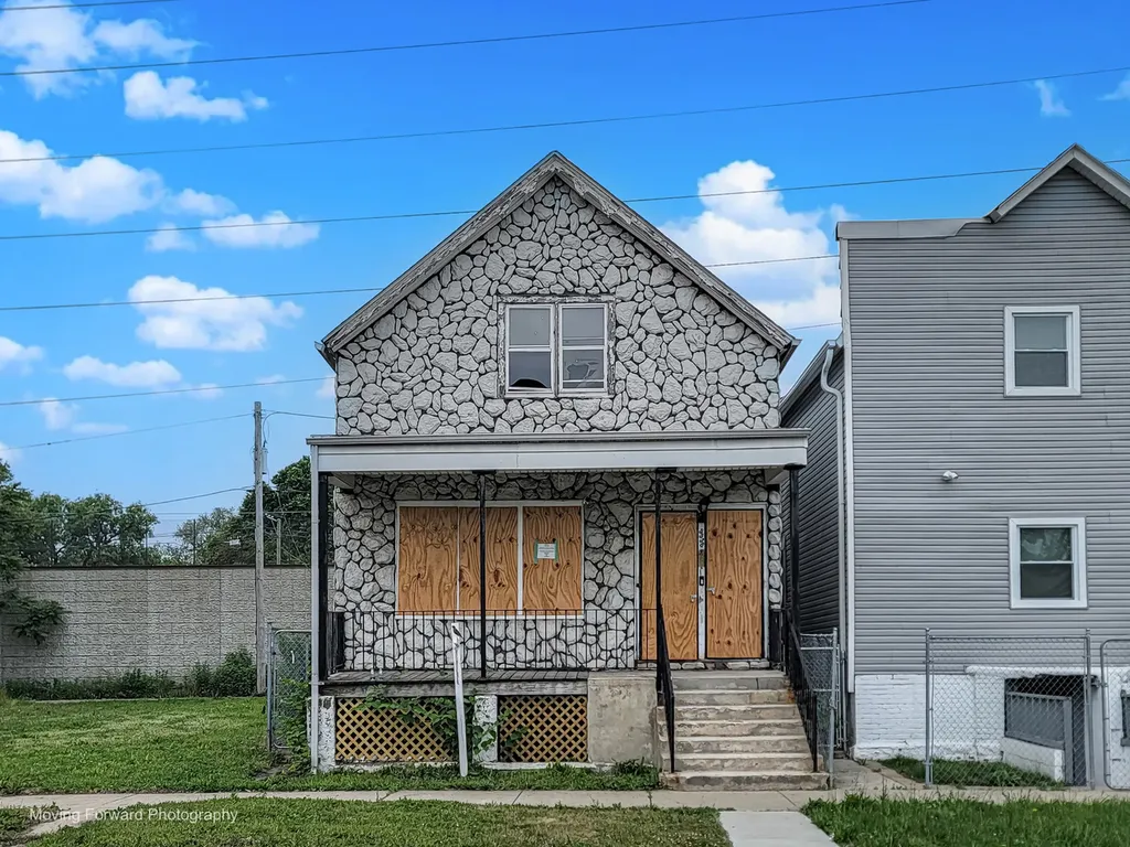 5538 South Perry Avenue Chicago IL 60621